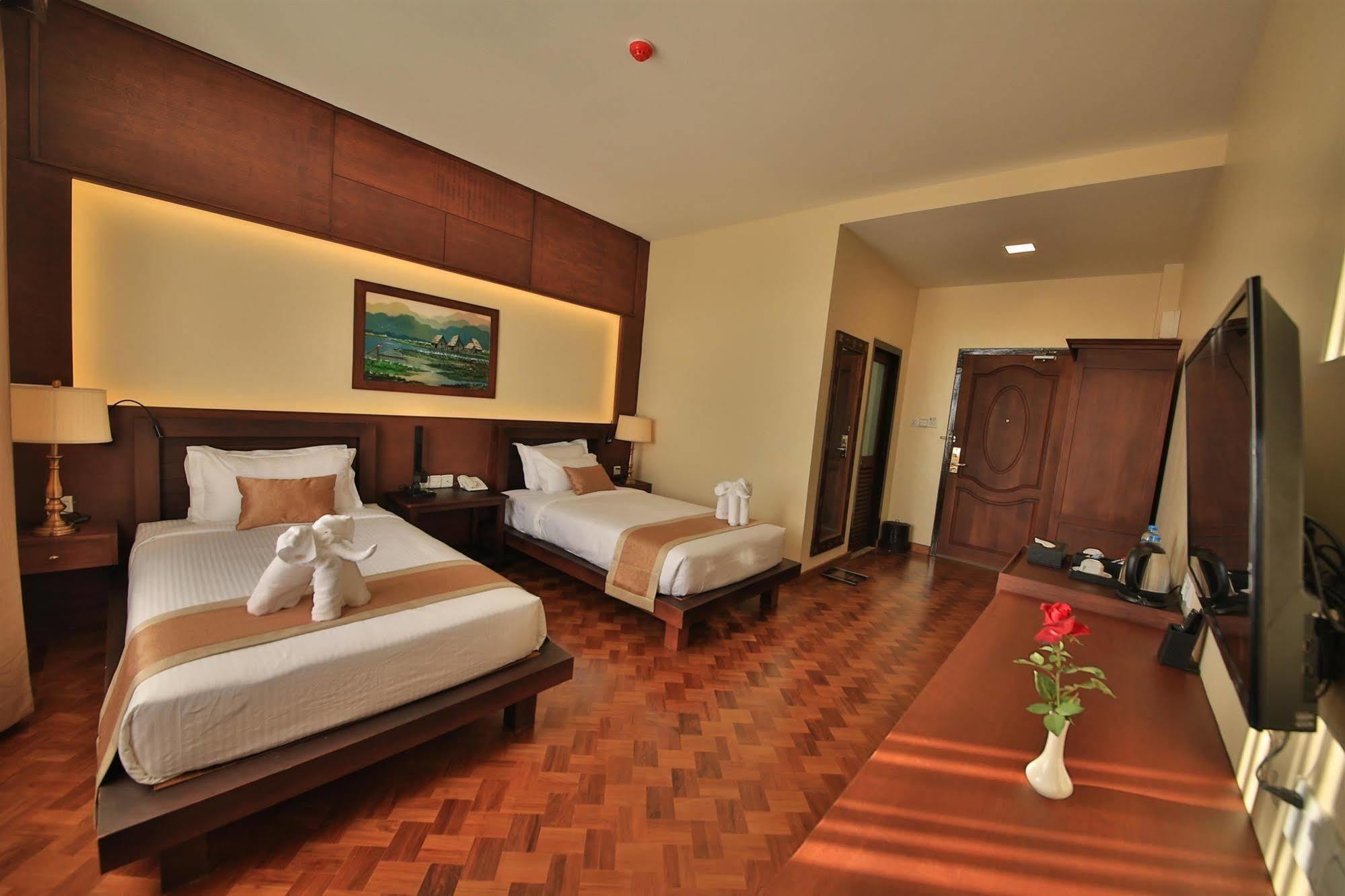 Thousand Island Hotel Inle Lake Exterior photo